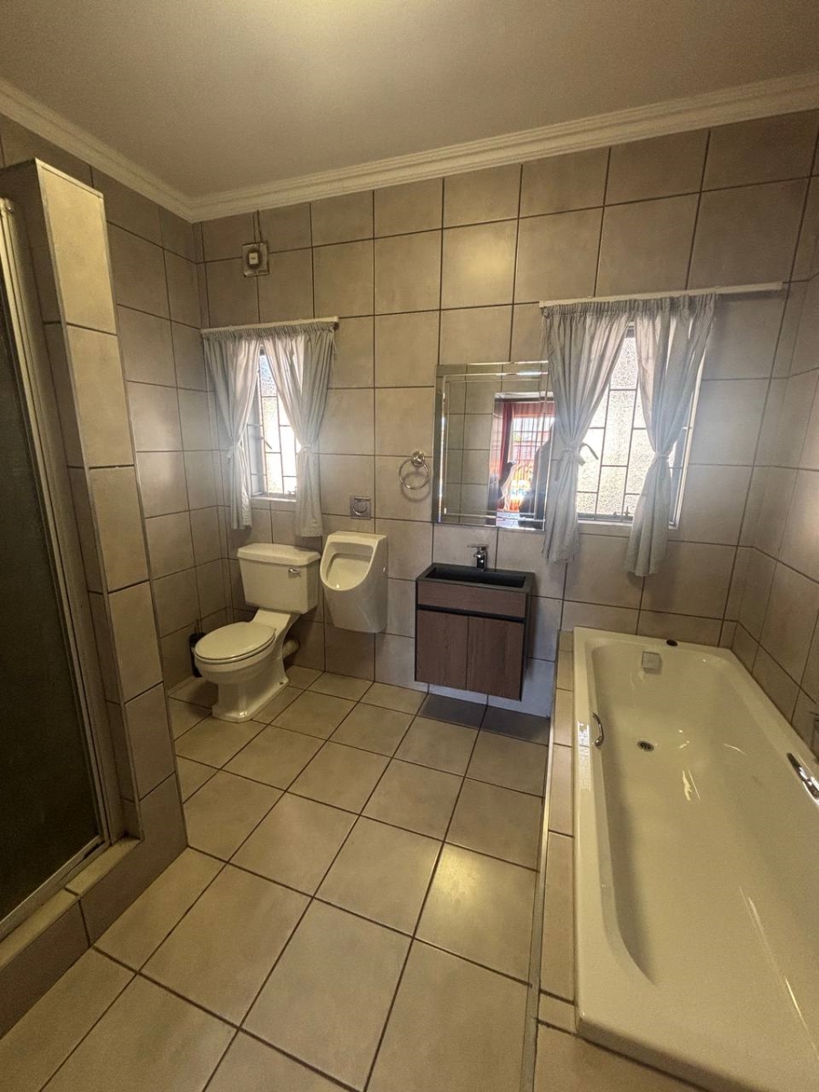 4 Bedroom Property for Sale in Postmasburg Northern Cape
